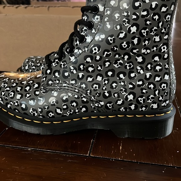 Dr. Martens 1460 Smooth Leather Boot GREY LEOPARD US 7 Women , 6 Men (Unisex)